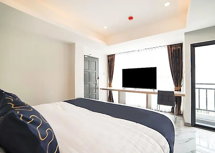 فندق Roomquest Sukhumvit 36 @ Bts Thonglor